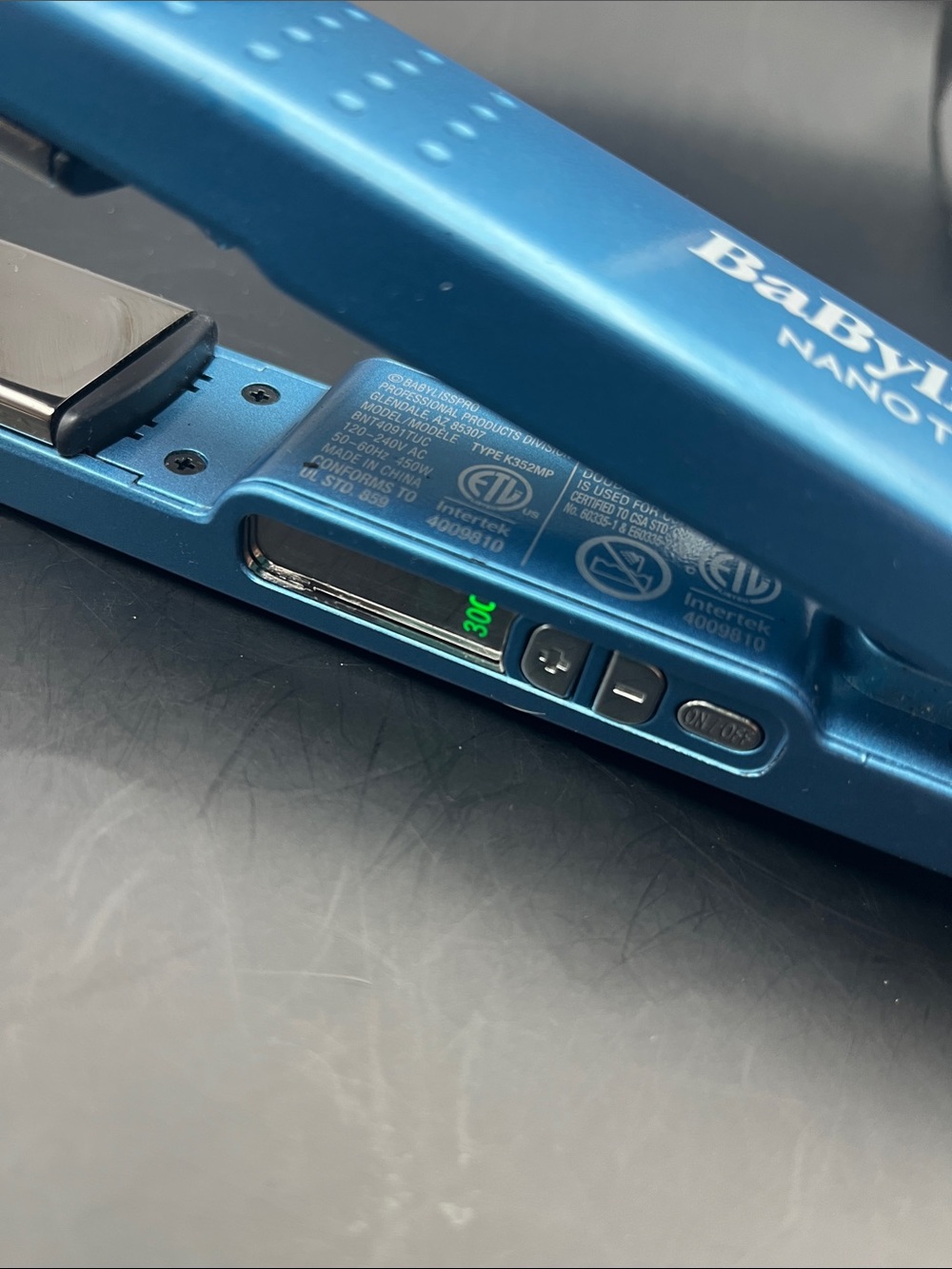 Babyliss PRO Nano Titanium Flat Iron / Hair Straightener - Picture 2 of 9